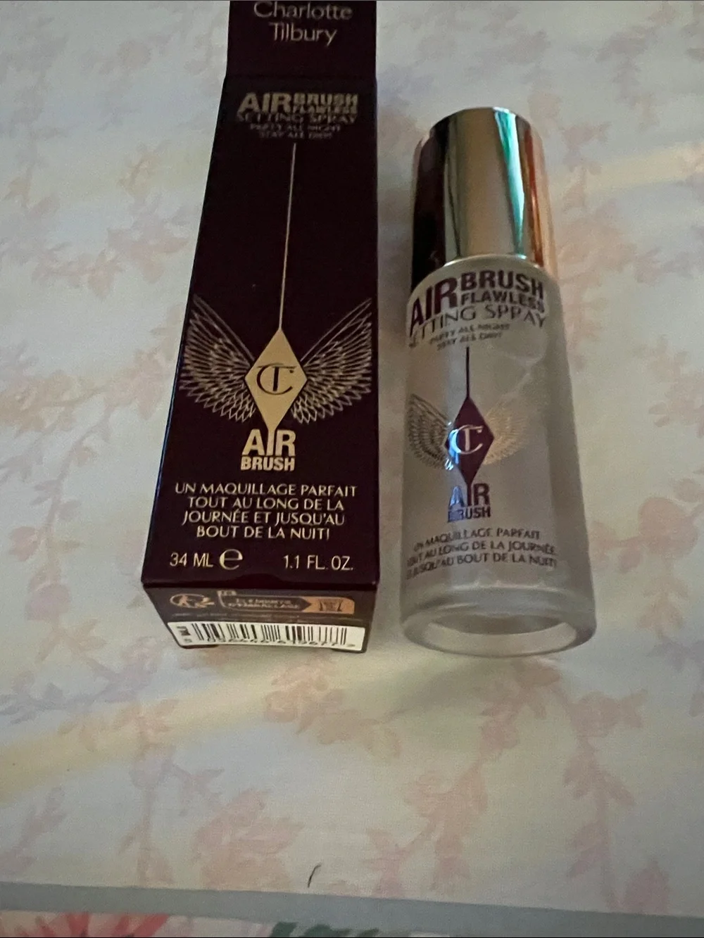 Charlotte Tilbury Airbrush Flawless Setting Spray — White & Gold